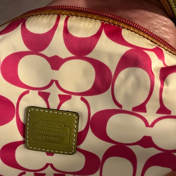 Coach mini. - Picture 8 of 11